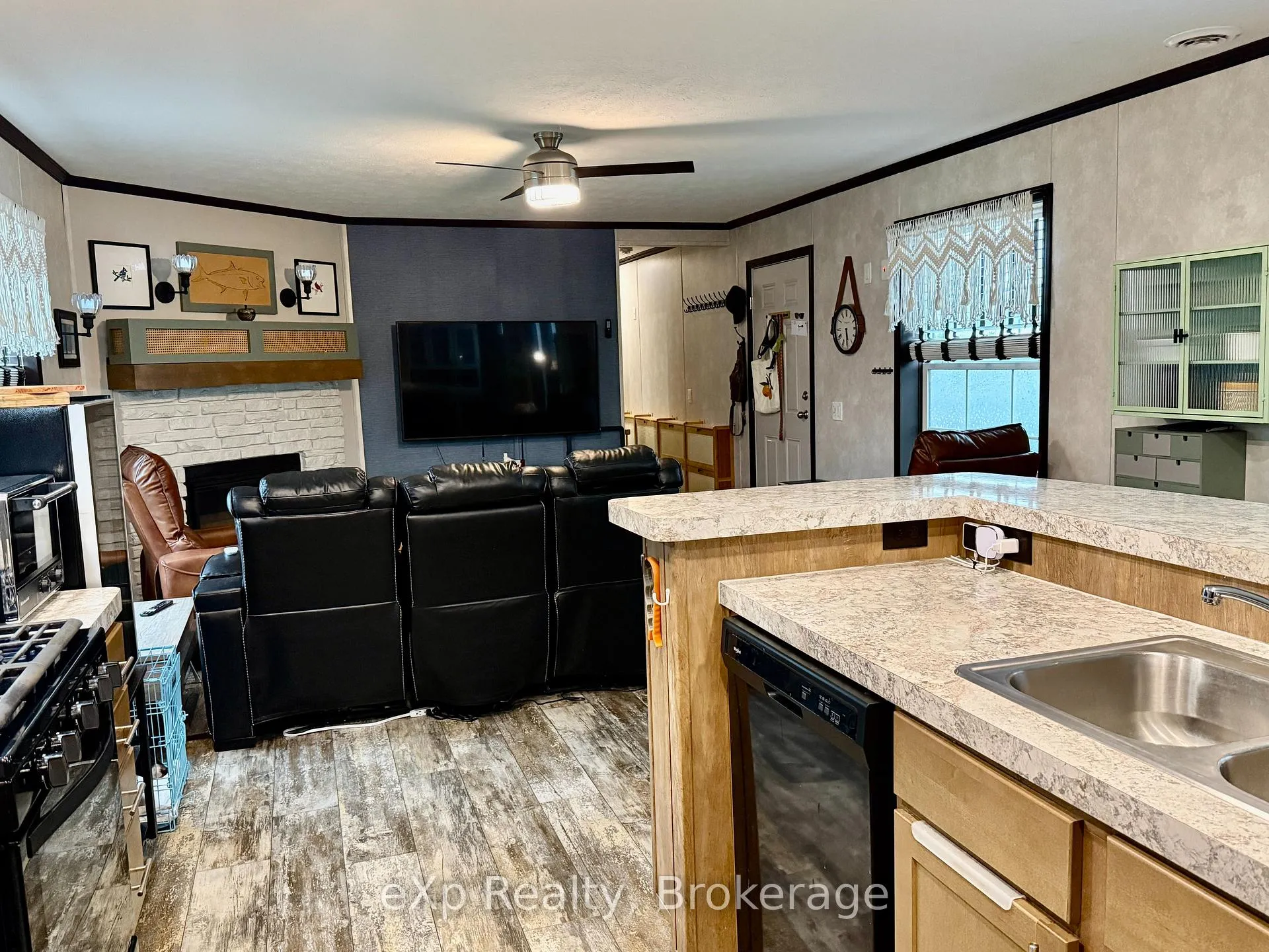Photo 12 of 35 Dove Road, Brockton — HOMEH