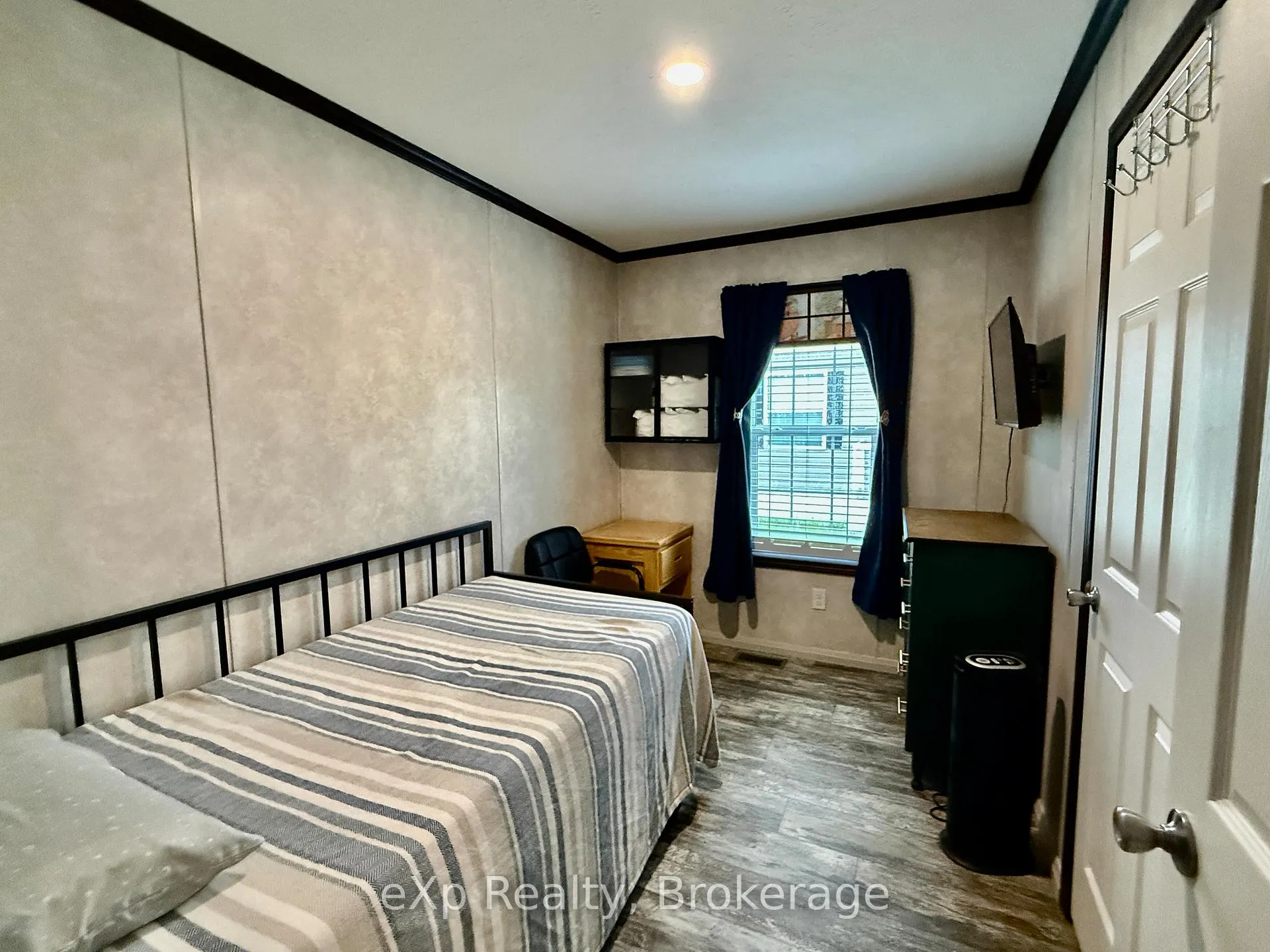 Photo 17 of 35 Dove Road, Brockton — HOMEH