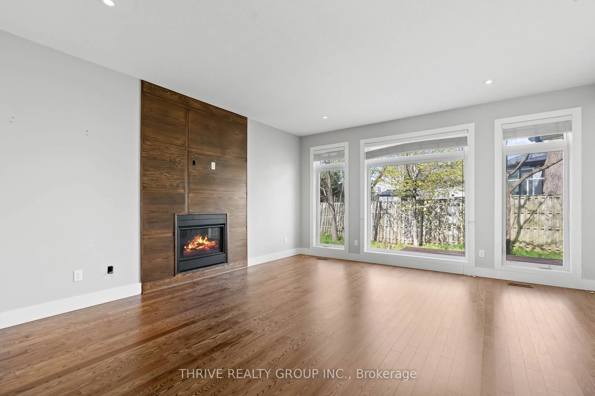 Photo 9 of 483 Sophia Crescent, London, North I — HOMEH