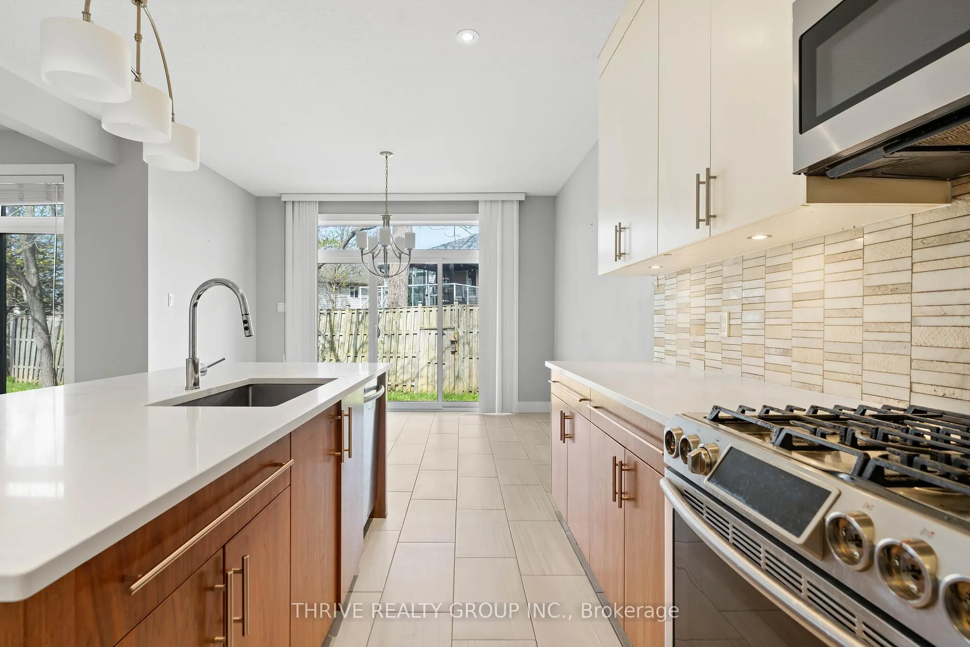 Photo 14 of 483 Sophia Crescent, London, North I — HOMEH