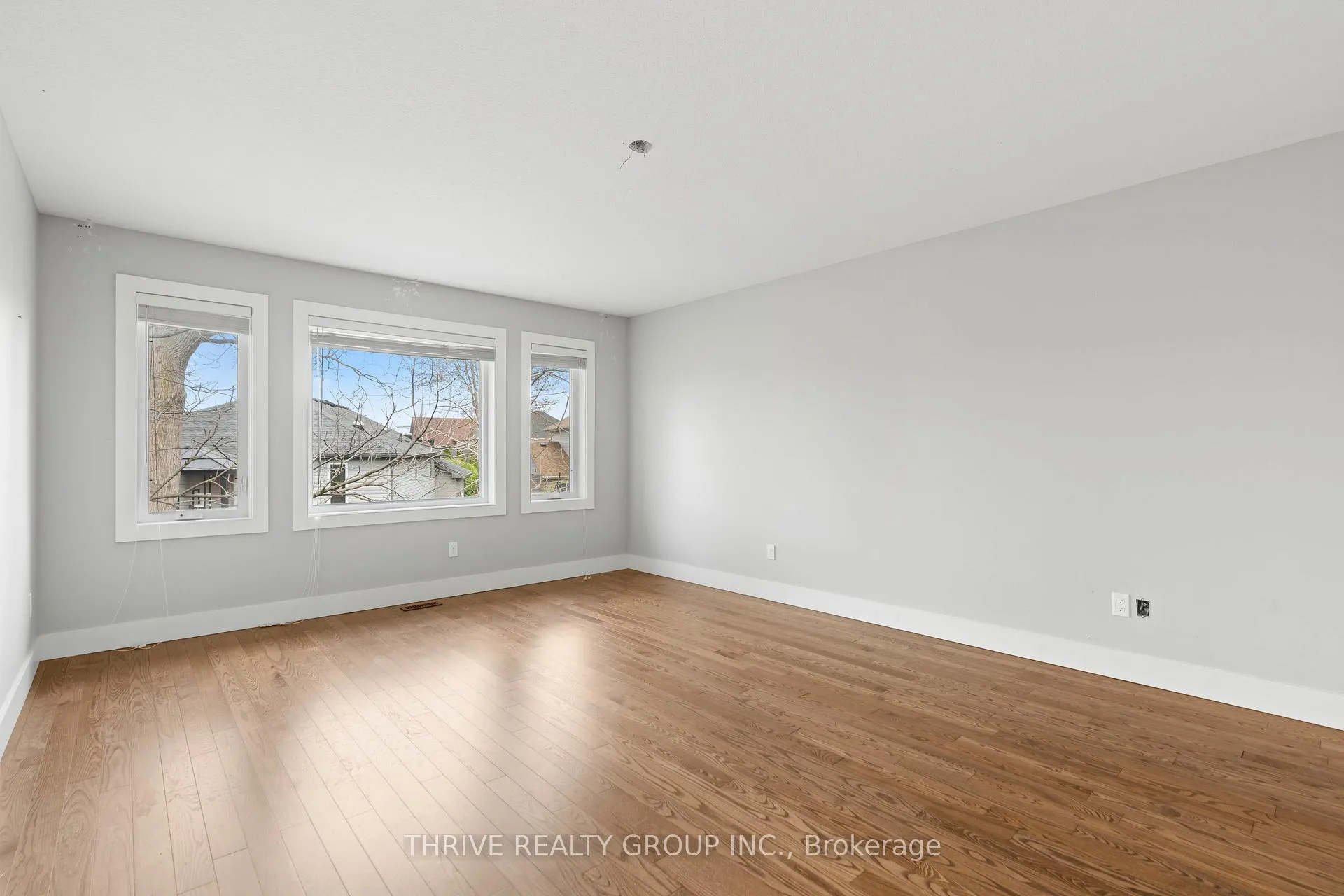 Photo 20 of 483 Sophia Crescent, London, North I — HOMEH