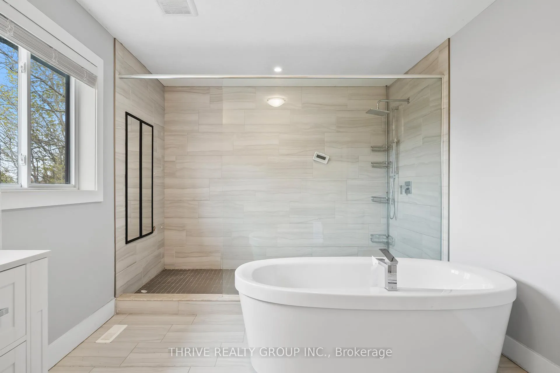 Photo 23 of 483 Sophia Crescent, London, North I — HOMEH