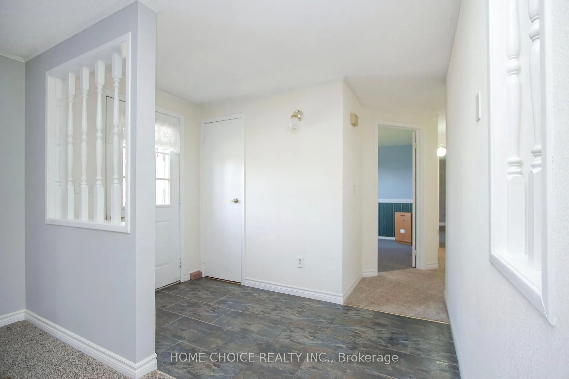 Photo 4 of 46 Fairway Drive, Clarington, Newcastle — HOMEH