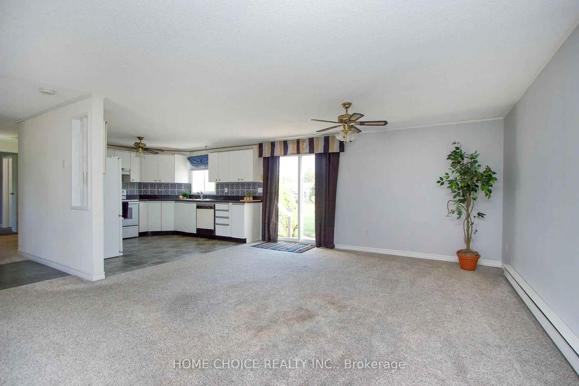 Photo 8 of 46 Fairway Drive, Clarington, Newcastle — HOMEH