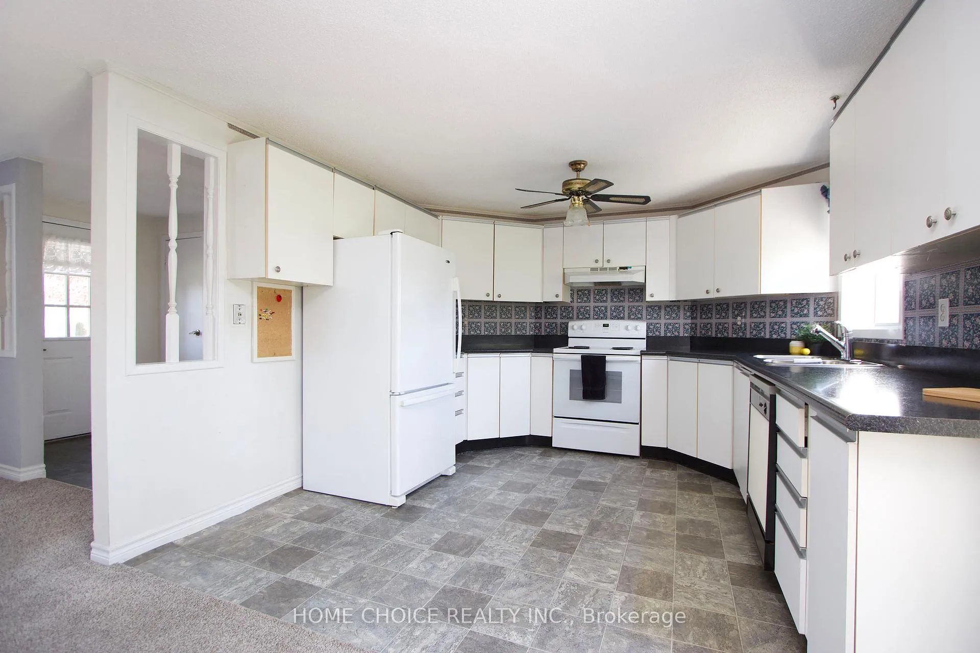 Photo 11 of 46 Fairway Drive, Clarington, Newcastle — HOMEH