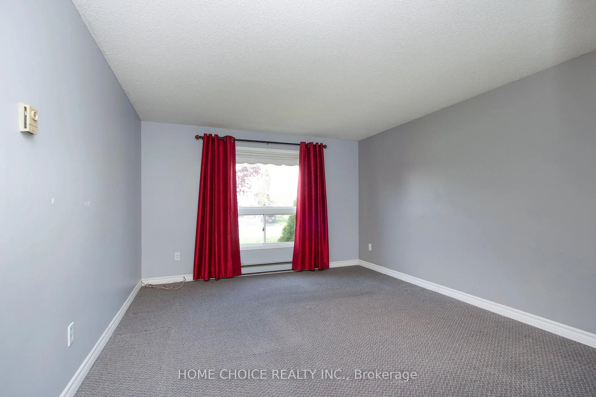 Photo 12 of 46 Fairway Drive, Clarington, Newcastle — HOMEH