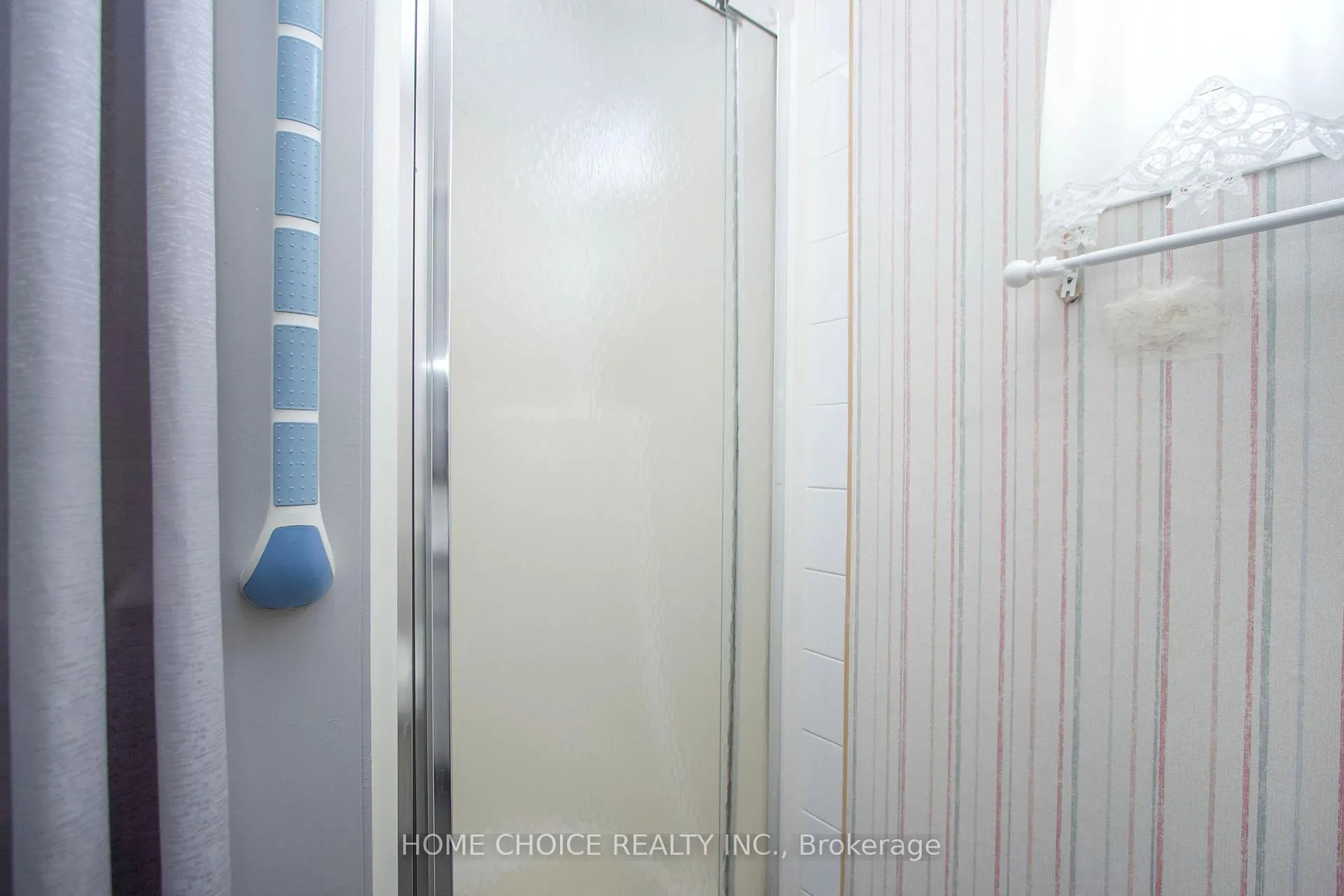 Photo 15 of 46 Fairway Drive, Clarington, Newcastle — HOMEH