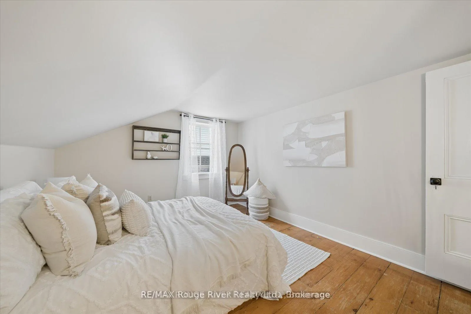 Photo 36 of 63 Downey Drive, Whitby, Brooklin — HOMEH