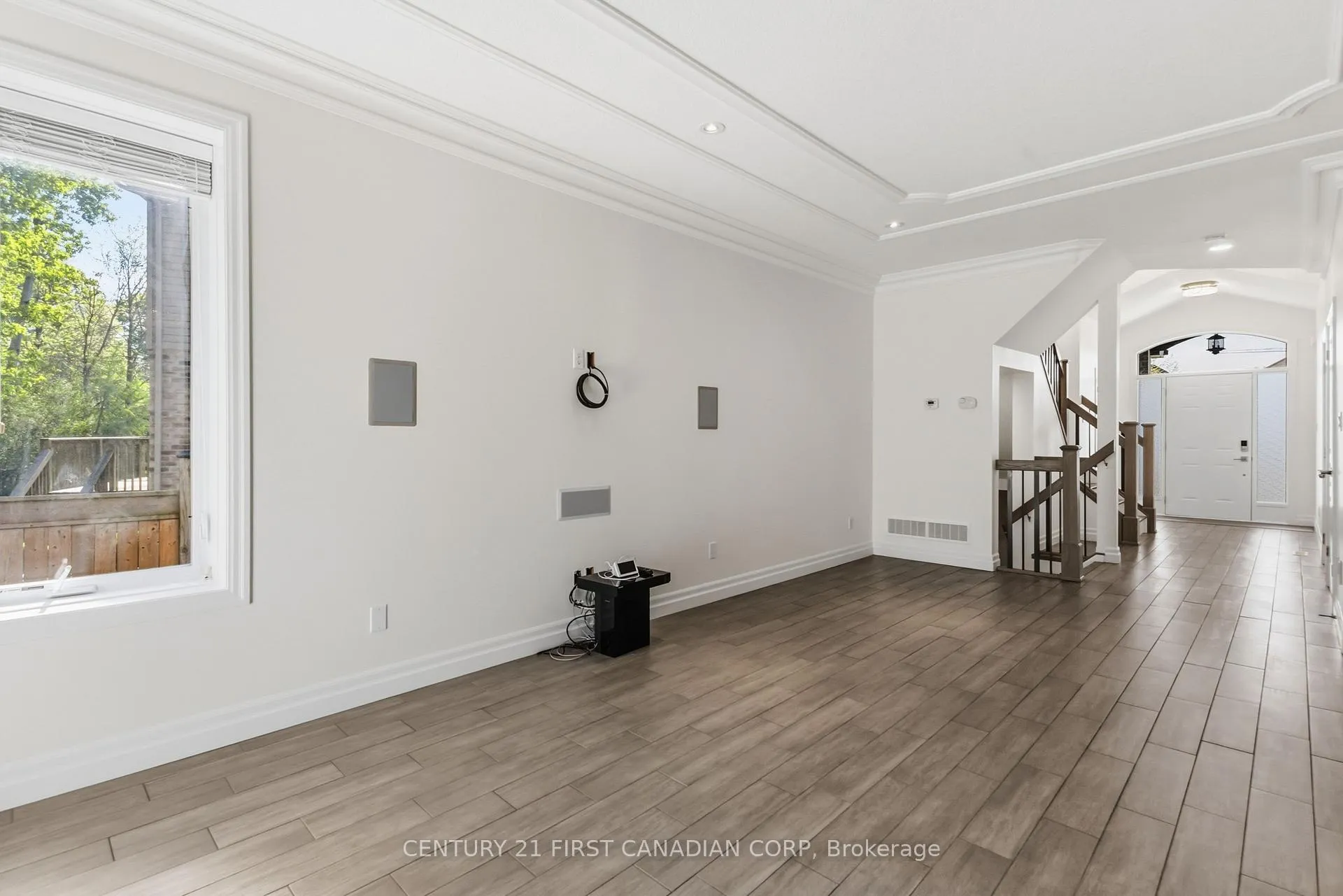 Photo 5 of 307 Portrush Place, London, North D — HOMEH