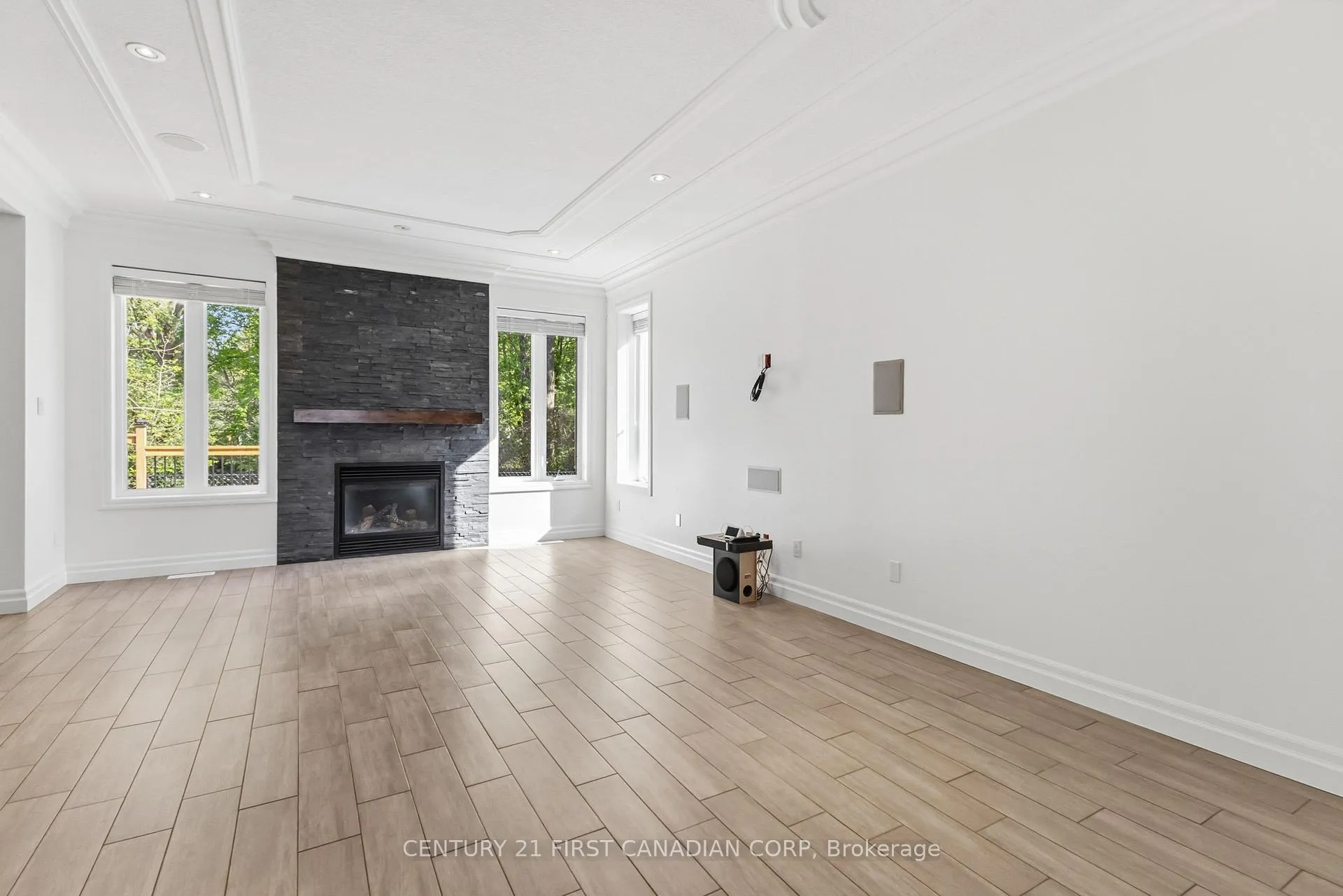 Photo 6 of 307 Portrush Place, London, North D — HOMEH