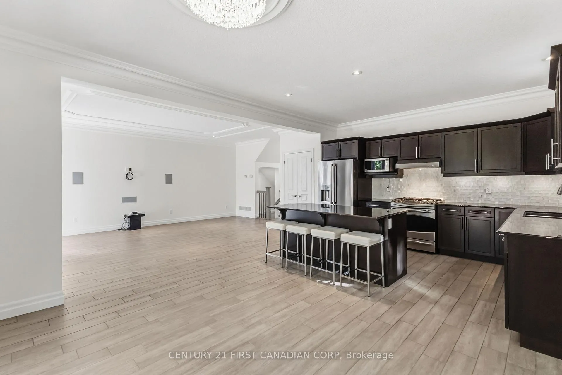 Photo 9 of 307 Portrush Place, London, North D — HOMEH