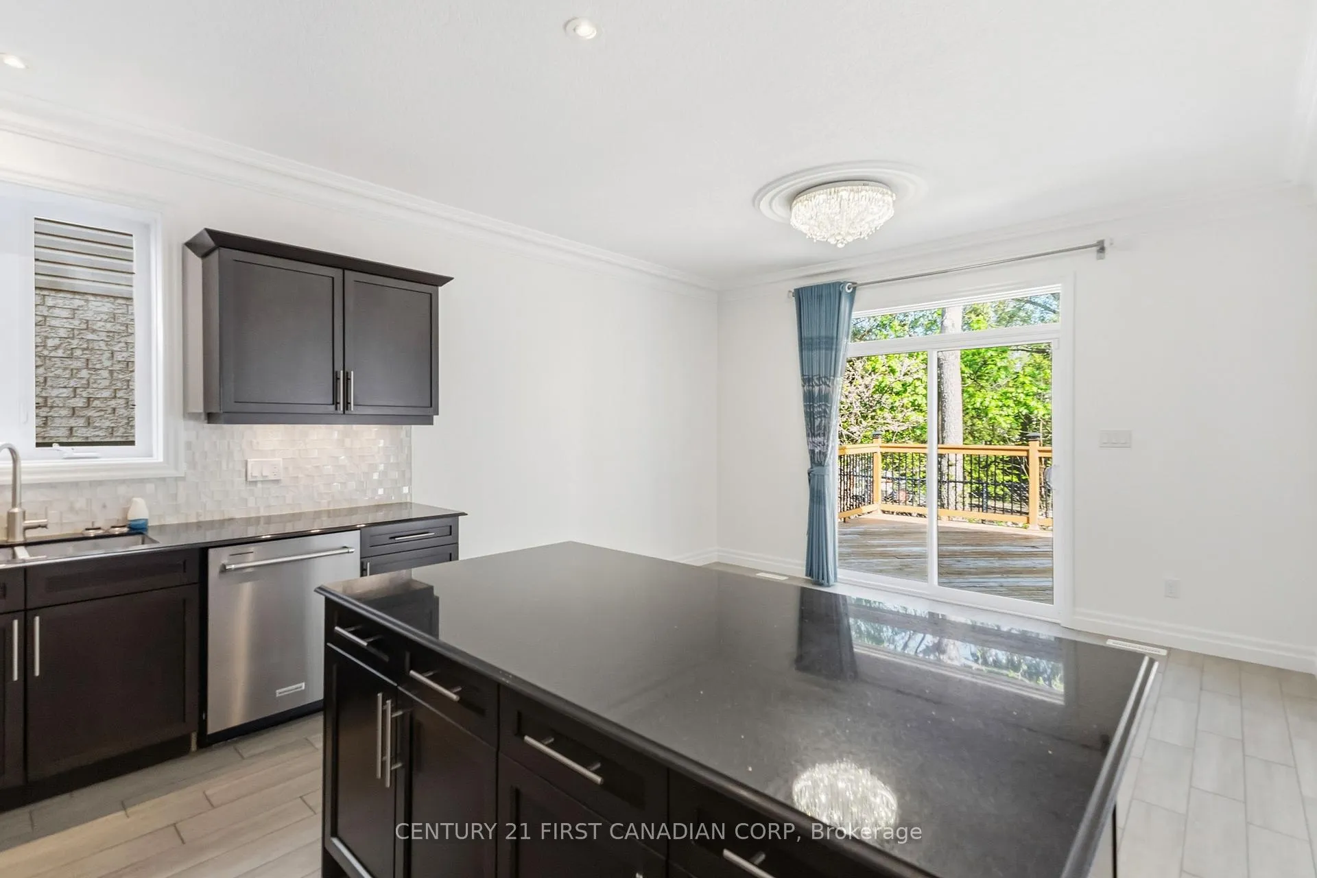 Photo 12 of 307 Portrush Place, London, North D — HOMEH