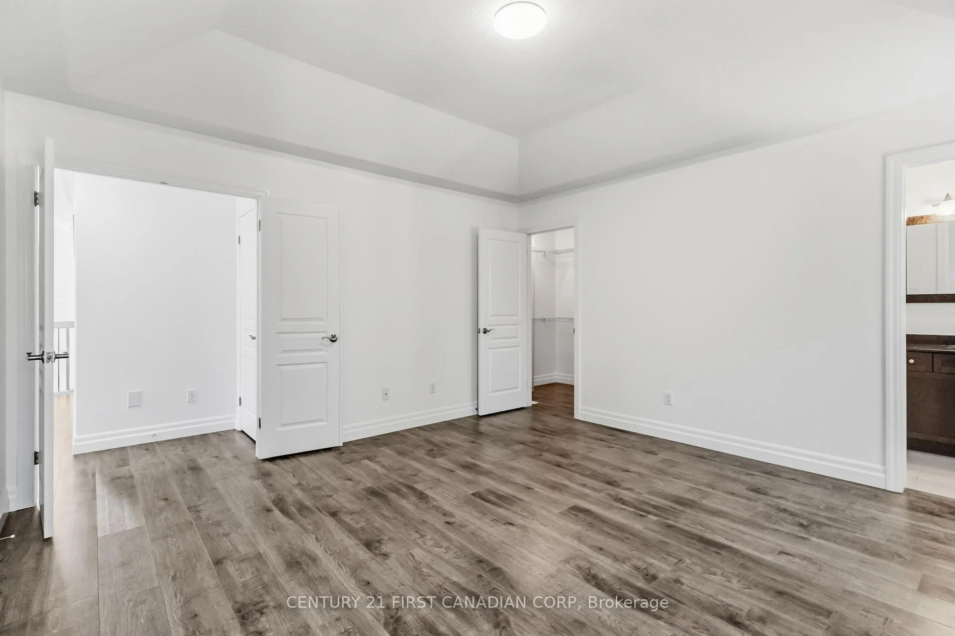 Photo 15 of 307 Portrush Place, London, North D — HOMEH