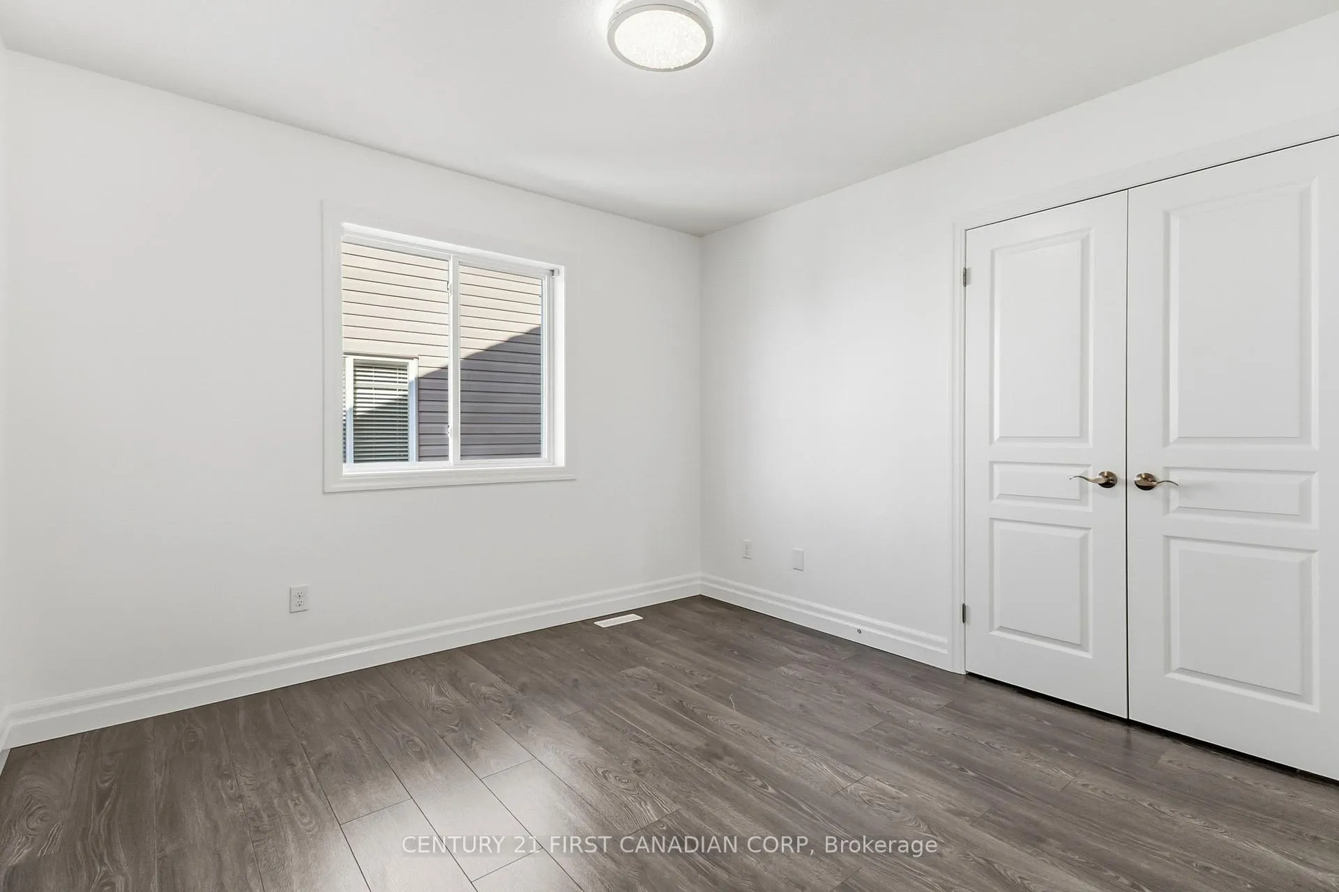 Photo 17 of 307 Portrush Place, London, North D — HOMEH