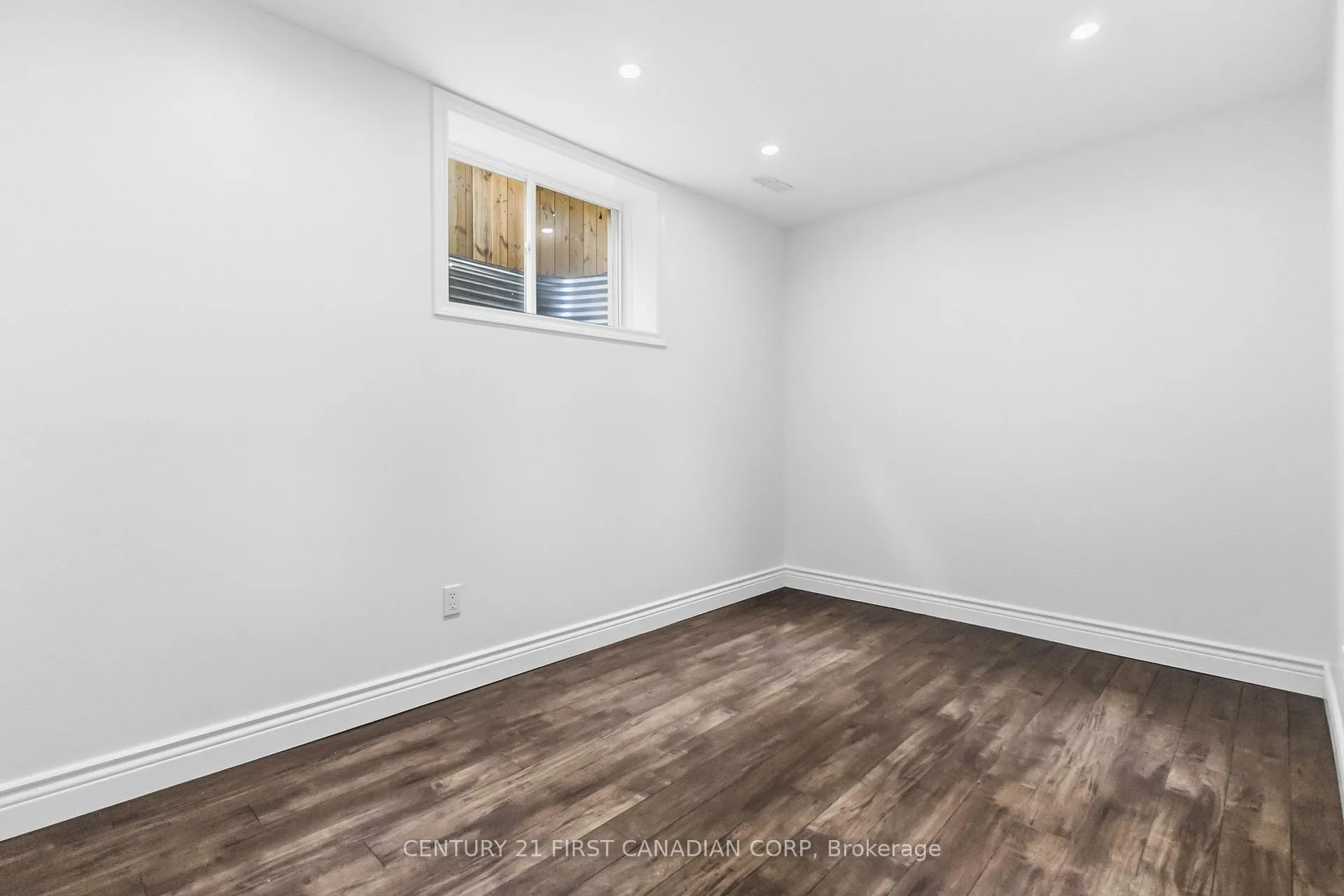 Photo 27 of 307 Portrush Place, London, North D — HOMEH