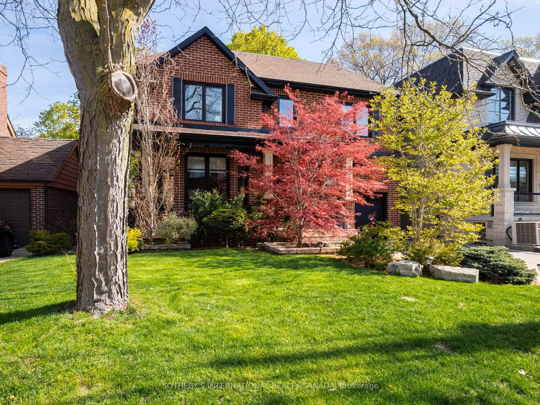Photo 9 of 74 Four Oaks Gate, Toronto, East York — HOMEH