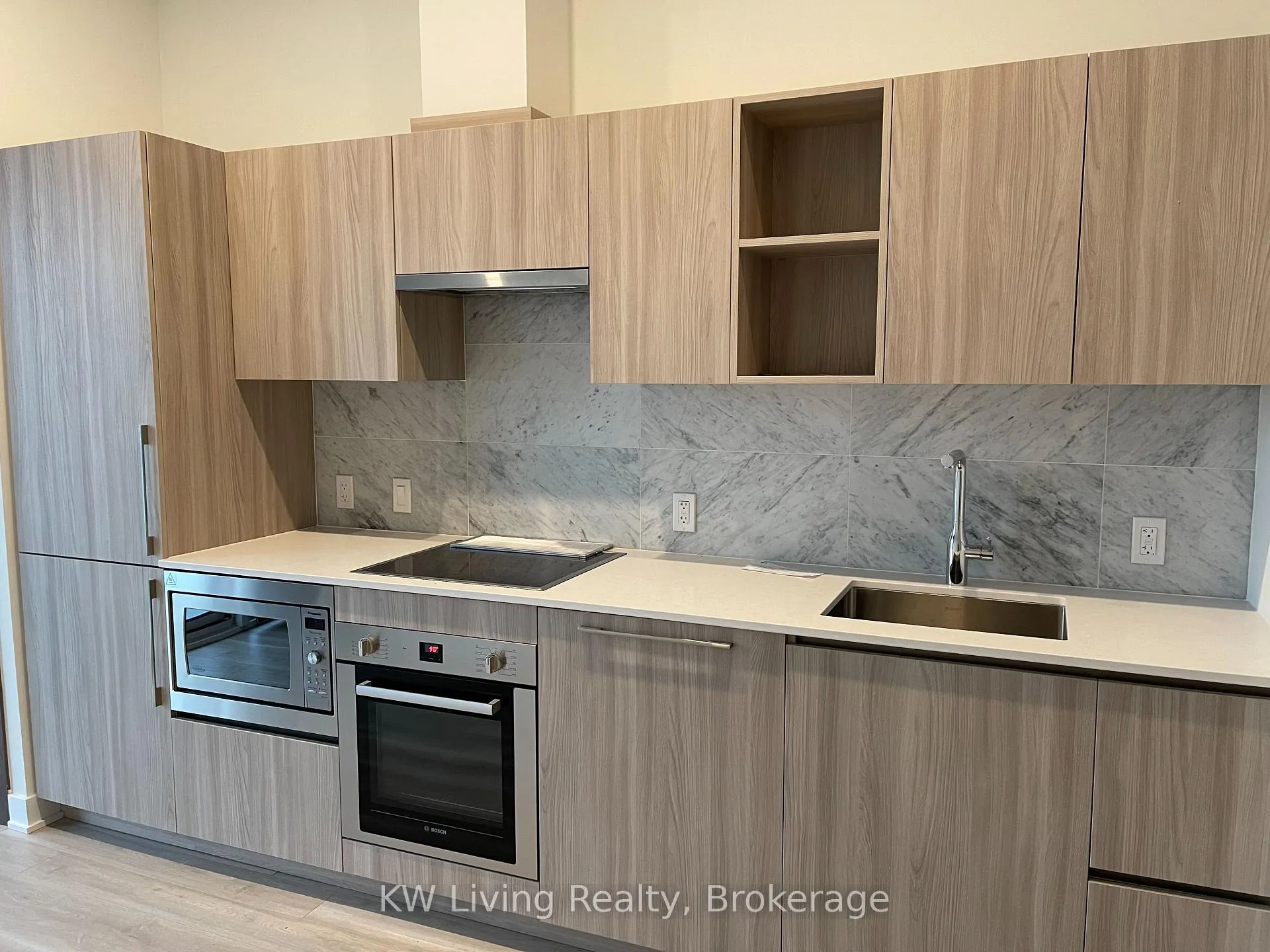 Photo 4 of Unit 4202, 19 Bathurst Street, Toronto, Waterfront Communities — HOMEH