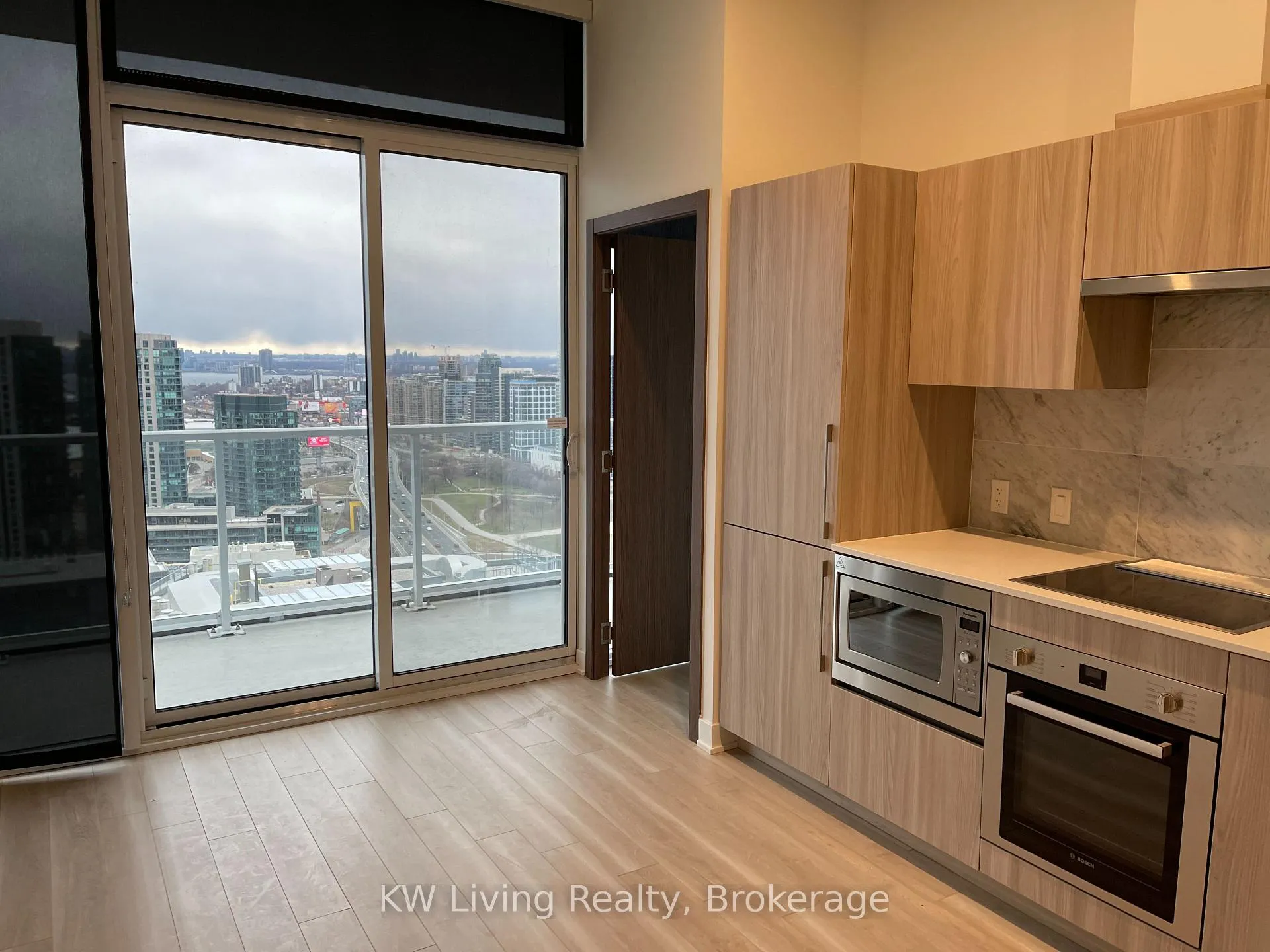 Photo 6 of Unit 4202, 19 Bathurst Street, Toronto, Waterfront Communities — HOMEH