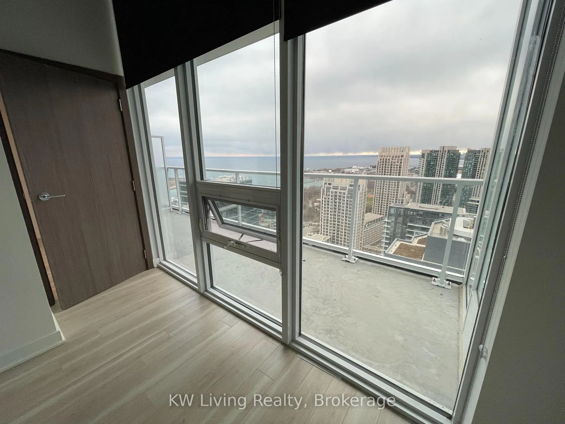 Photo 11 of Unit 4202, 19 Bathurst Street, Toronto, Waterfront Communities — HOMEH