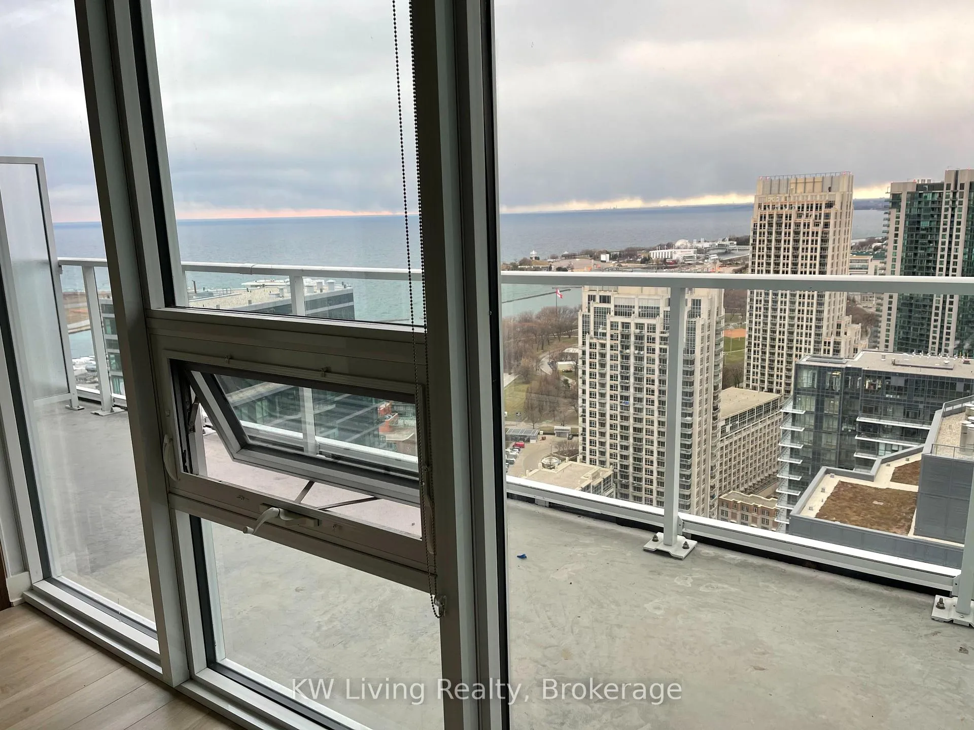 Photo 12 of Unit 4202, 19 Bathurst Street, Toronto, Waterfront Communities — HOMEH