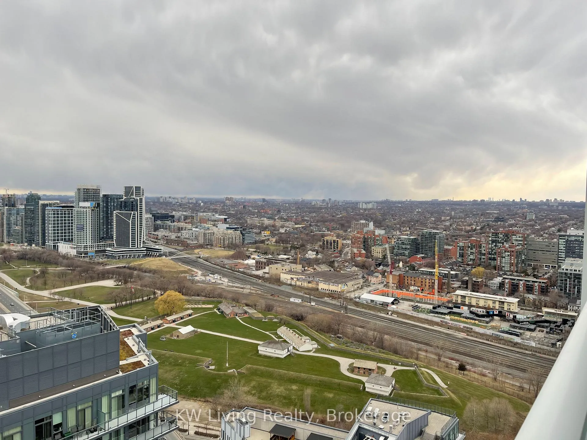 Photo 15 of Unit 4202, 19 Bathurst Street, Toronto, Waterfront Communities — HOMEH