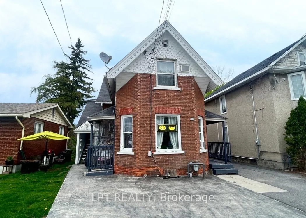 Photo of 71 McGonigal Street W