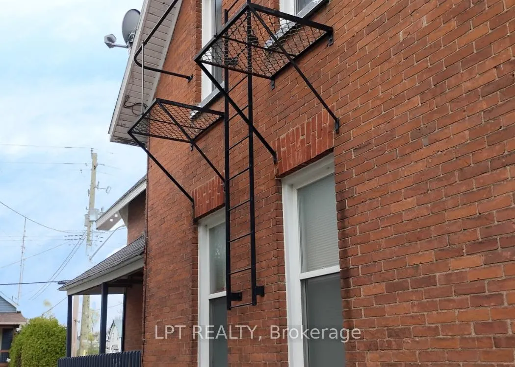Photo 2 of 71 McGonigal Street W, Arnprior — HOMEH