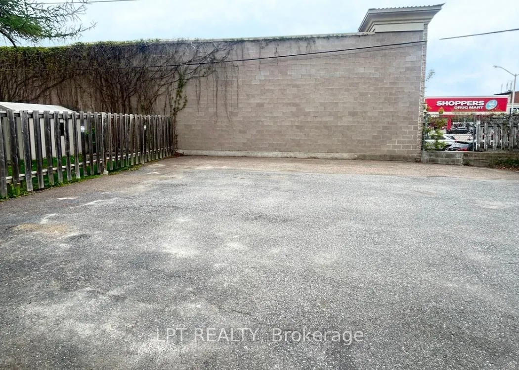 Photo 3 of 71 McGonigal Street W, Arnprior — HOMEH