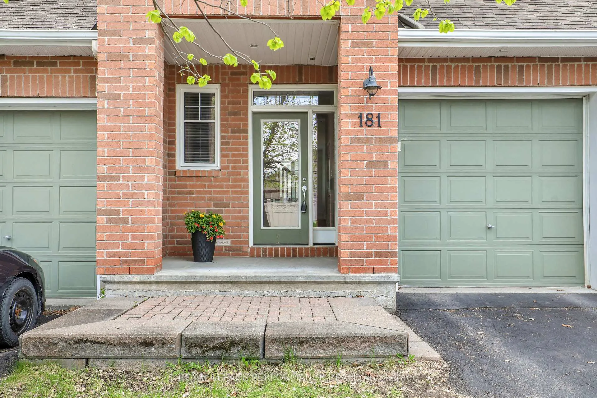 Photo 4 of 181 Bradwell Way, Ottawa, Blossom Park/Kemp Park/Findlay Creek — HOMEH