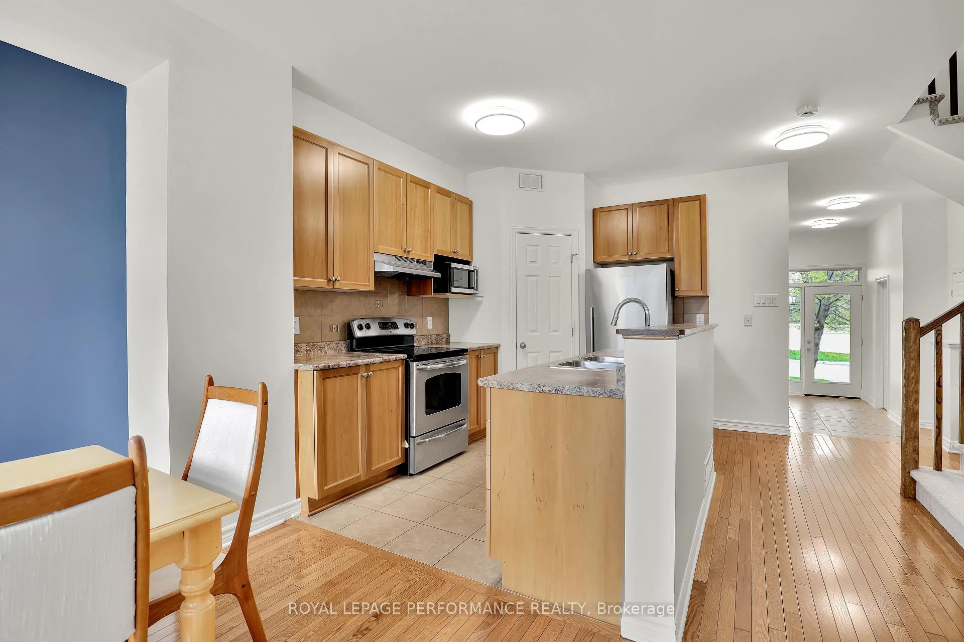 Photo 12 of 181 Bradwell Way, Ottawa, Blossom Park/Kemp Park/Findlay Creek — HOMEH