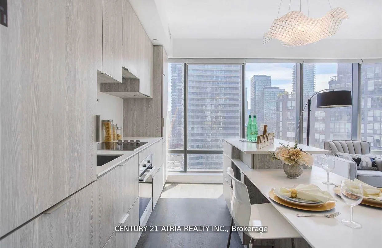 Photo 7 of Unit 1705, 5 St Joseph Street, Toronto, Bay Street Corridor — HOMEH