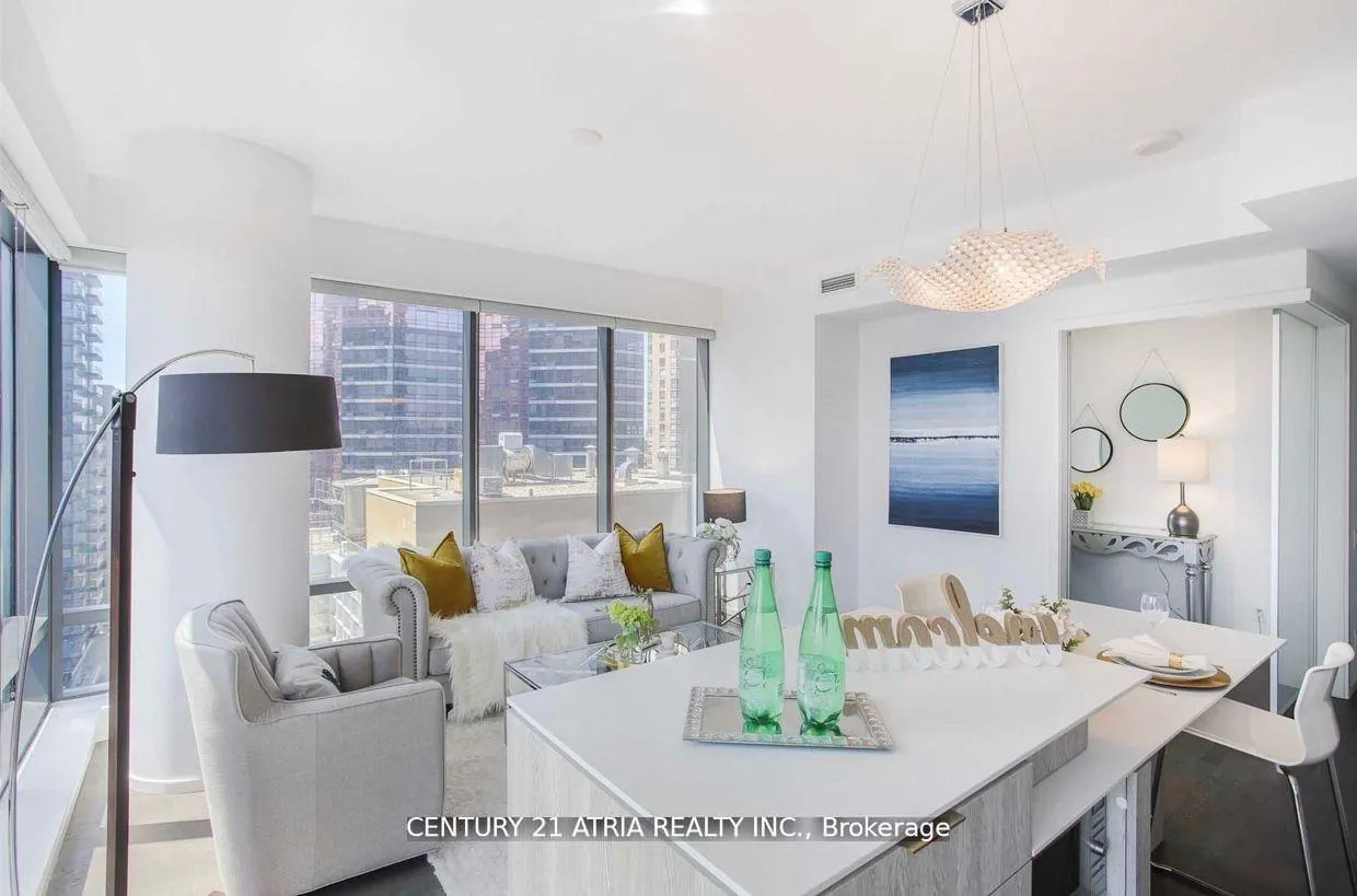 Photo 9 of Unit 1705, 5 St Joseph Street, Toronto, Bay Street Corridor — HOMEH