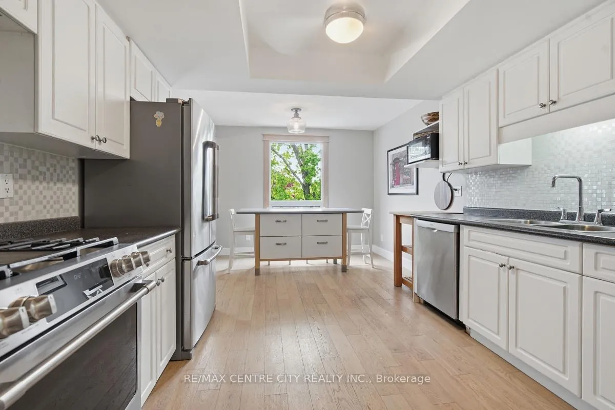 Photo 11 of 461 Everglade Crescent, London, North P — HOMEH