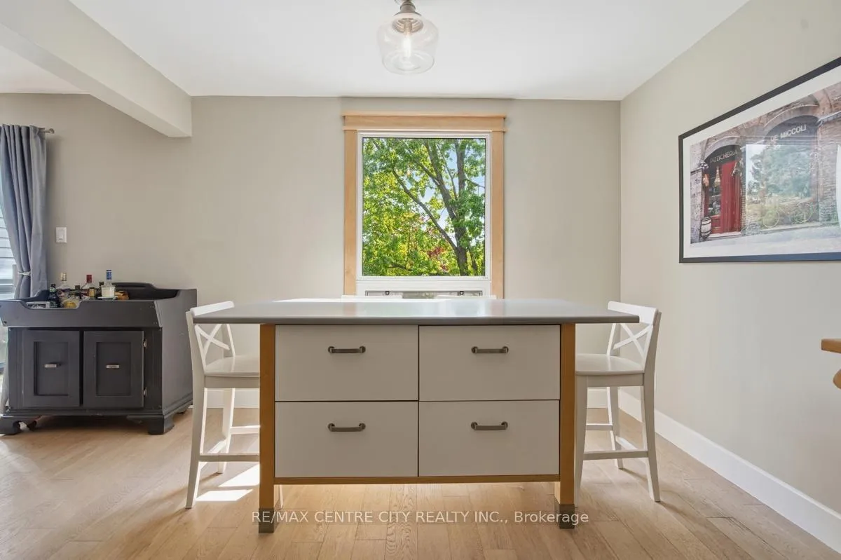 Photo 15 of 461 Everglade Crescent, London, North P — HOMEH