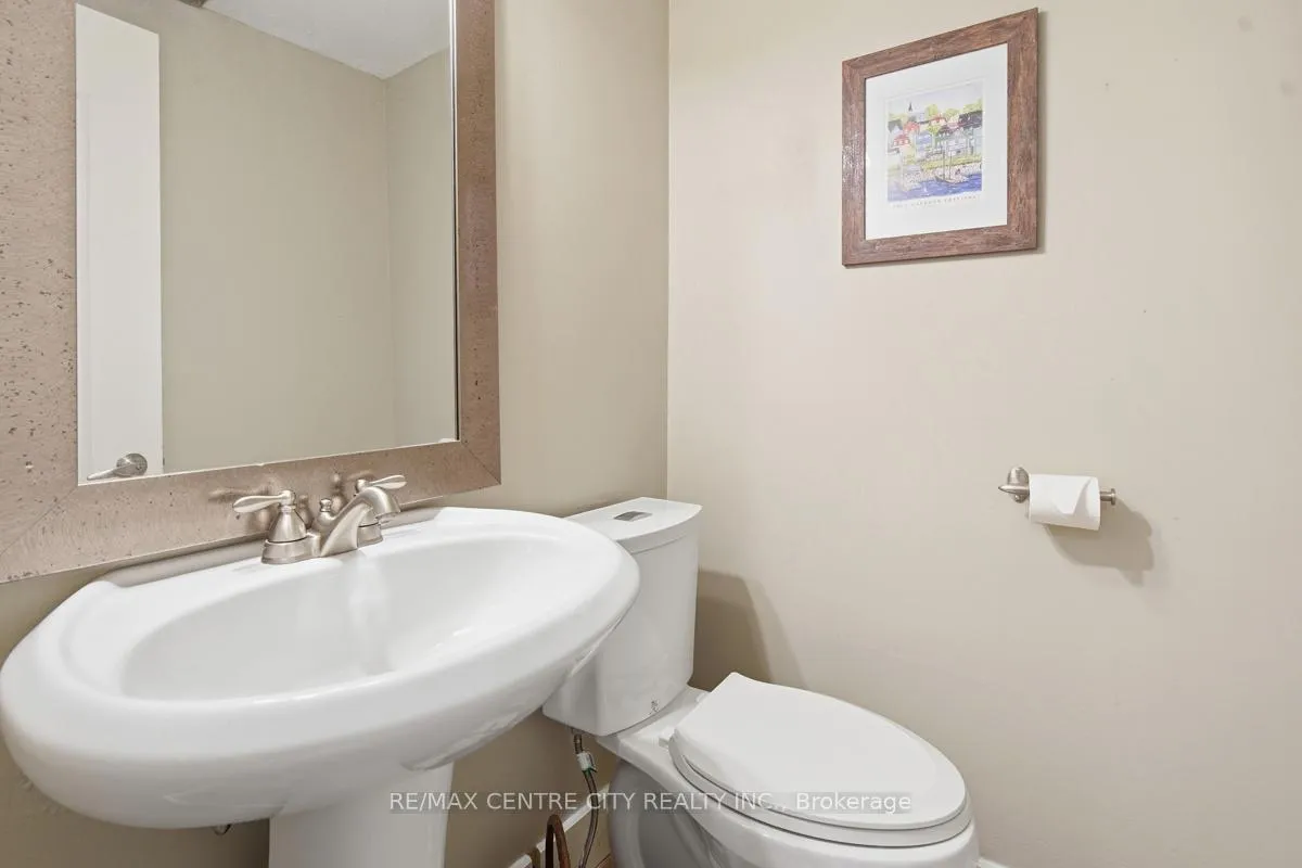 Photo 19 of 461 Everglade Crescent, London, North P — HOMEH