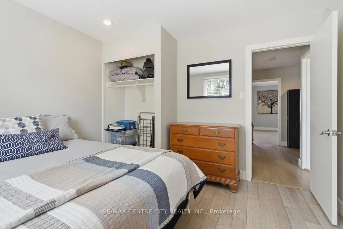 Photo 26 of 461 Everglade Crescent, London, North P — HOMEH