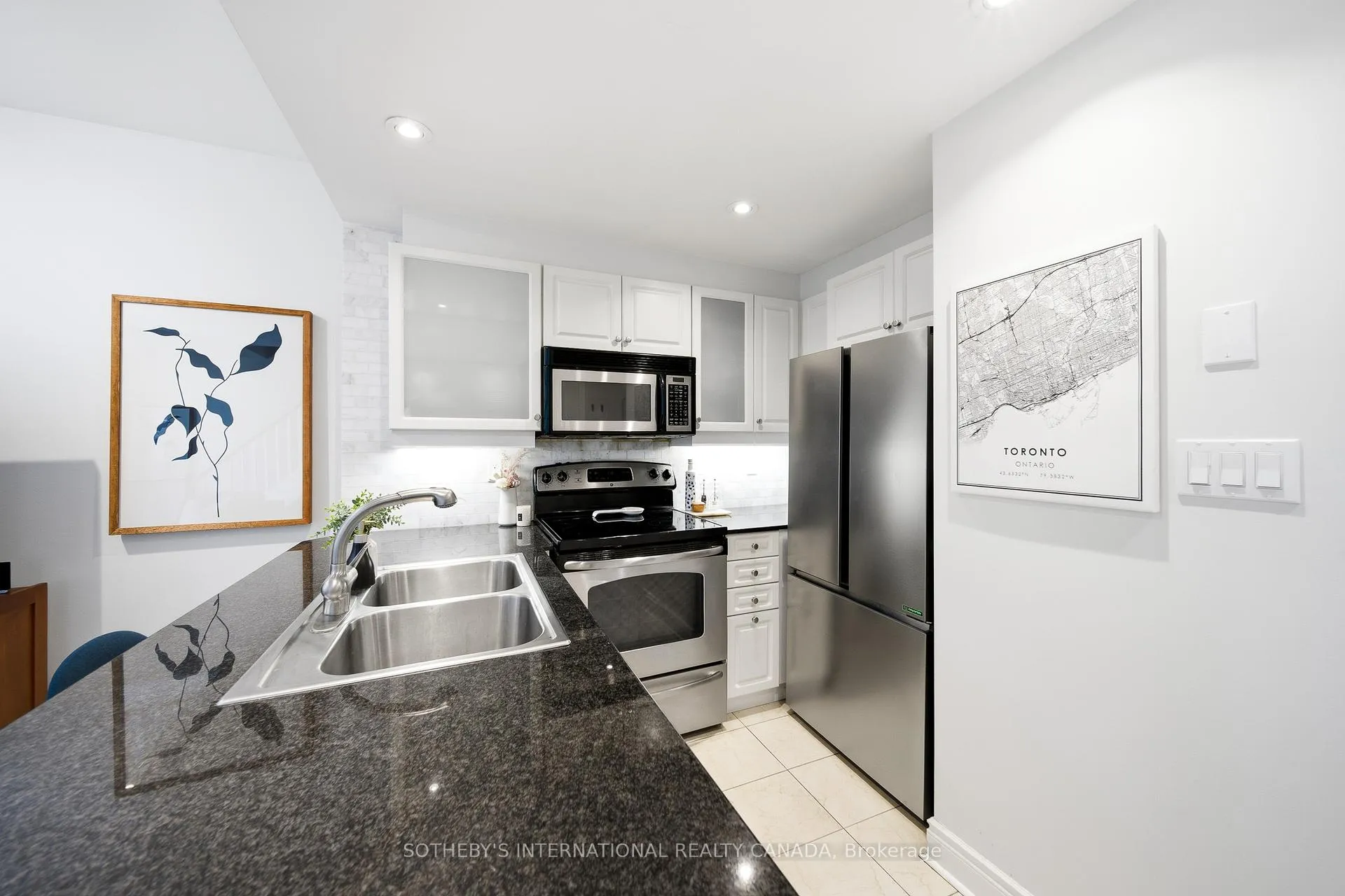 Photo 7 of Unit 1507, 80 Cumberland Street, Toronto, The Annex — HOMEH