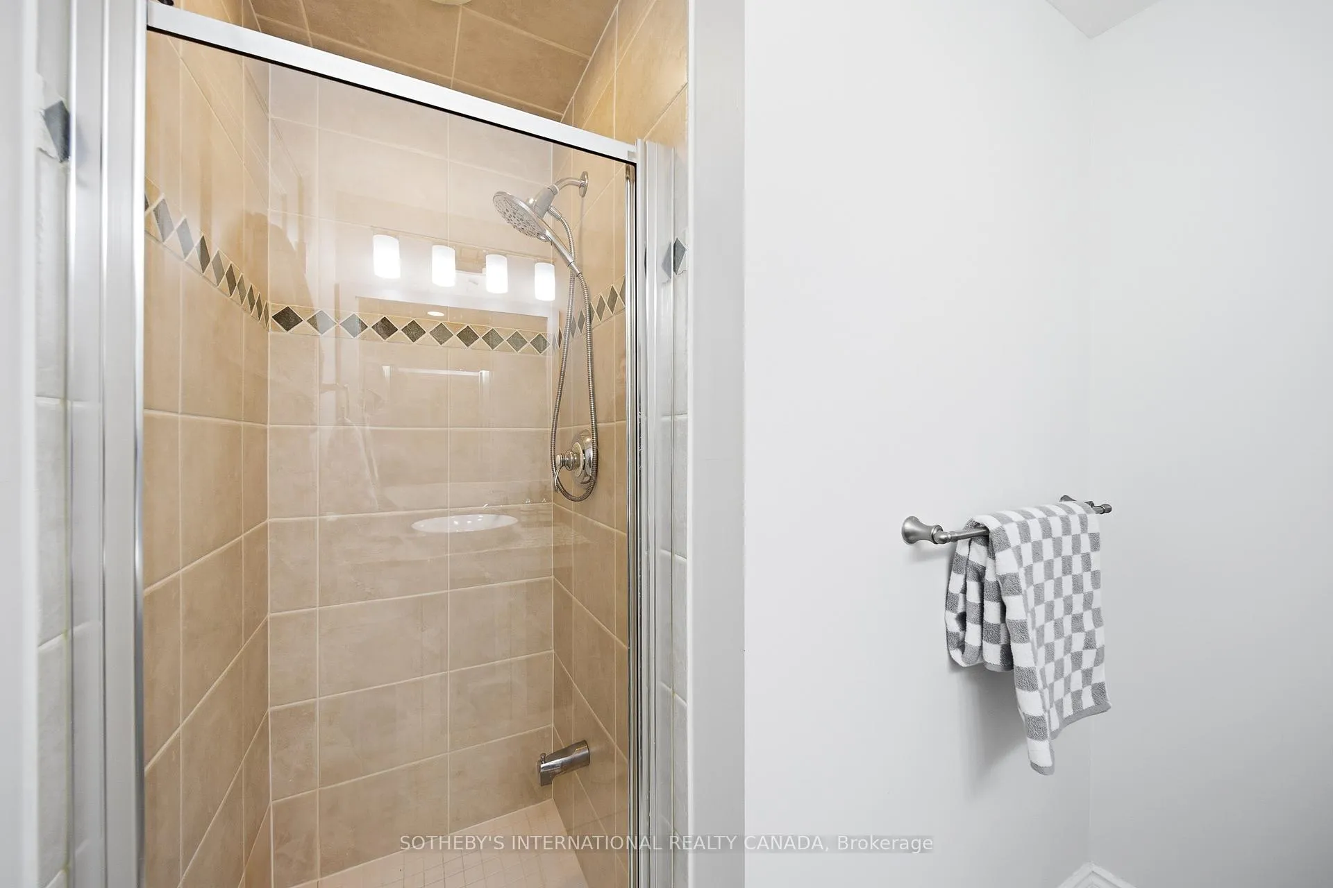 Photo 16 of Unit 1507, 80 Cumberland Street, Toronto, The Annex — HOMEH