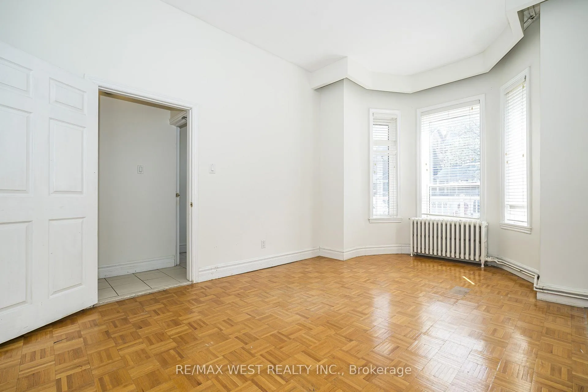 Photo 5 of 404 Manning Avenue, Toronto, Palmerston-Little Italy — HOMEH