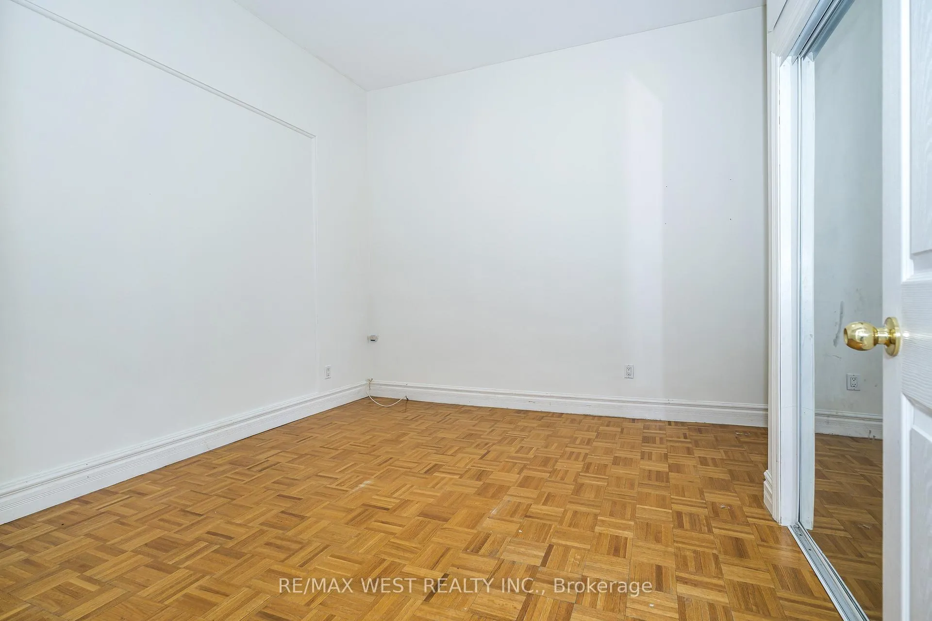 Photo 6 of 404 Manning Avenue, Toronto, Palmerston-Little Italy — HOMEH