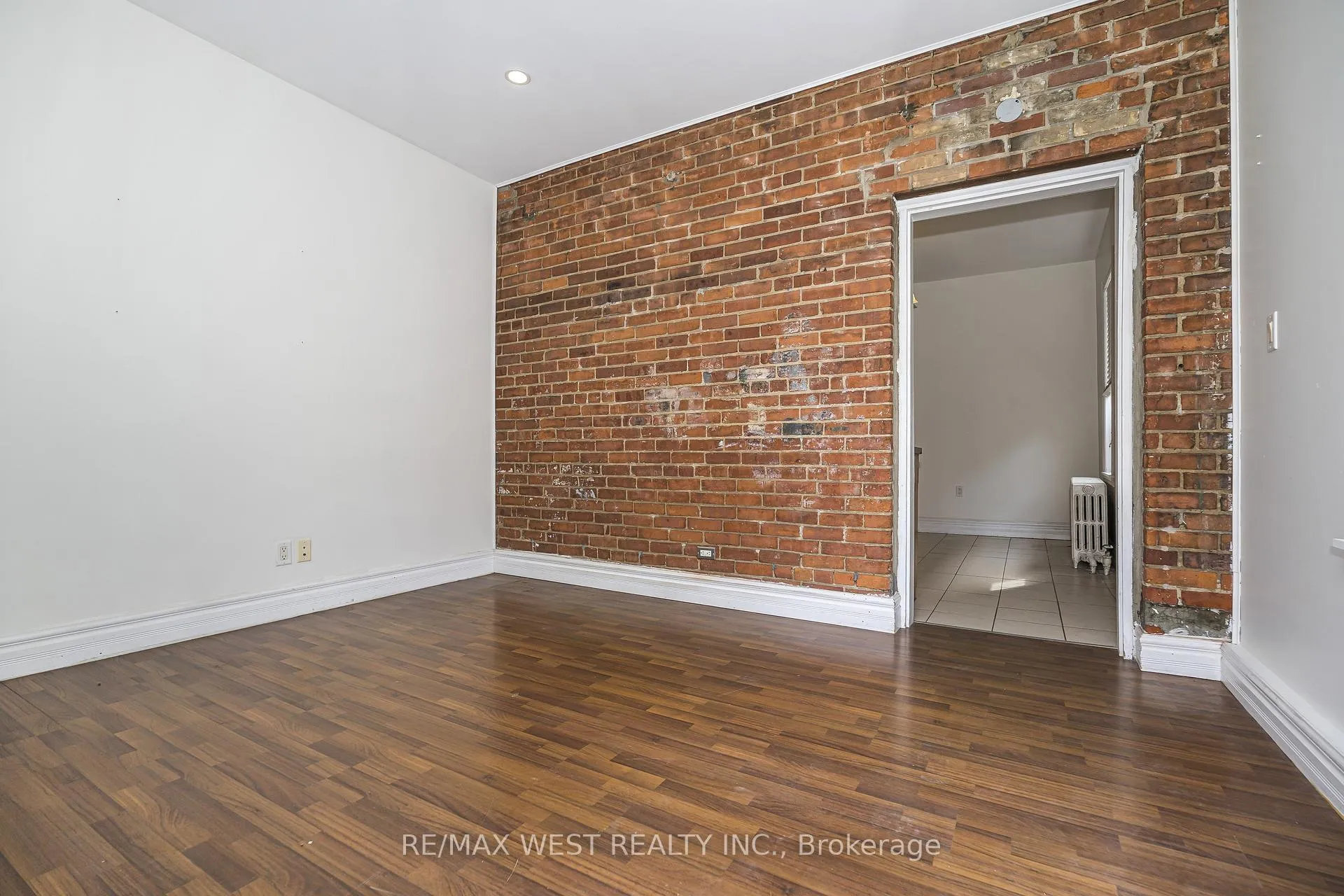 Photo 11 of 404 Manning Avenue, Toronto, Palmerston-Little Italy — HOMEH