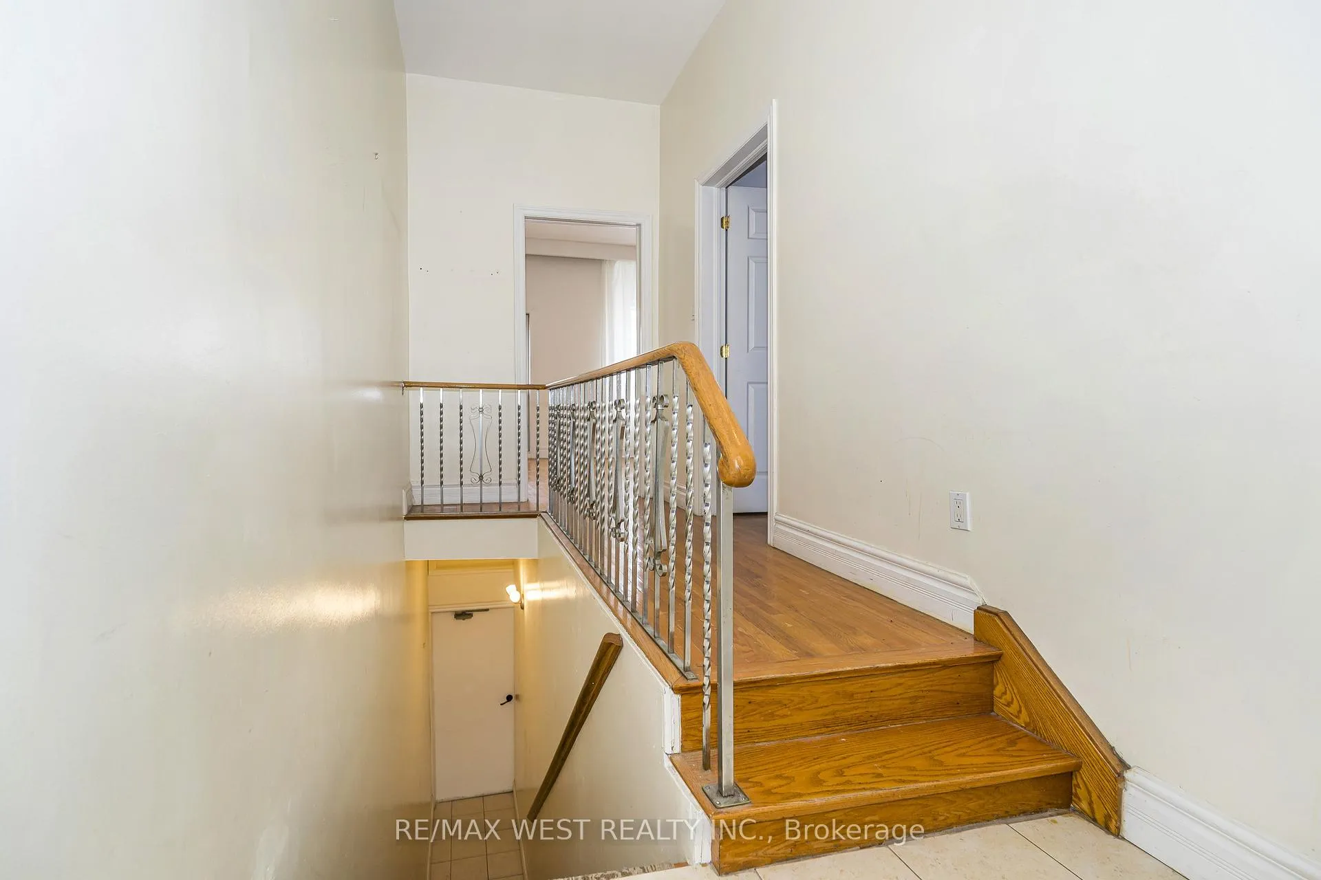 Photo 14 of 404 Manning Avenue, Toronto, Palmerston-Little Italy — HOMEH