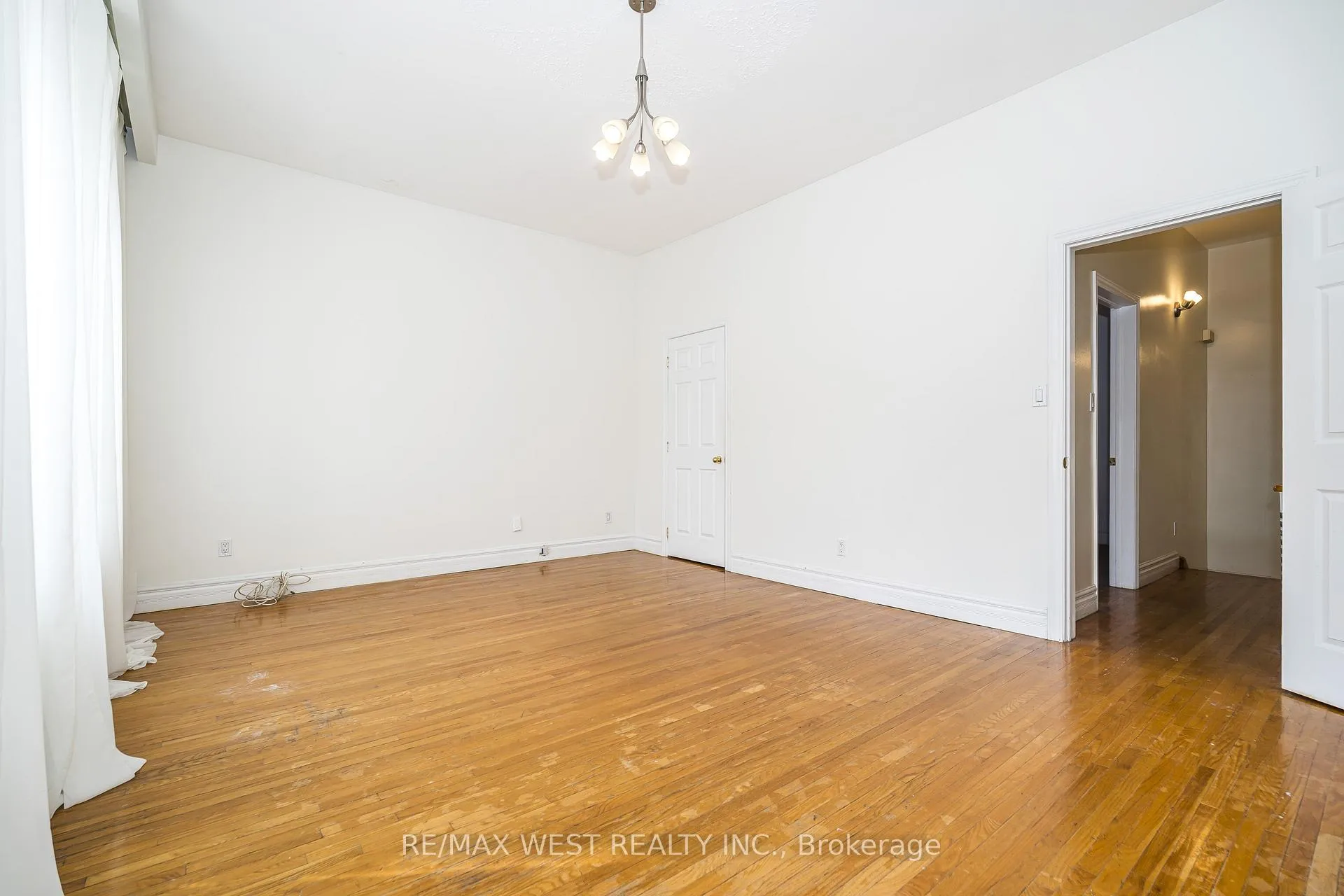 Photo 23 of 404 Manning Avenue, Toronto, Palmerston-Little Italy — HOMEH