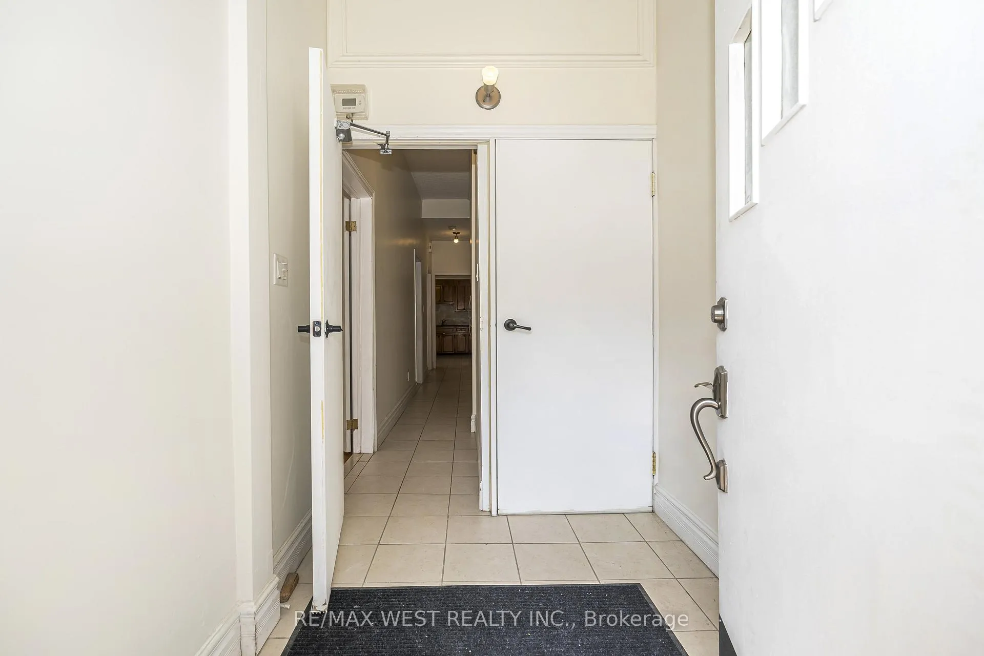 Photo 3 of 404 Manning Avenue, Toronto, Palmerston-Little Italy — HOMEH