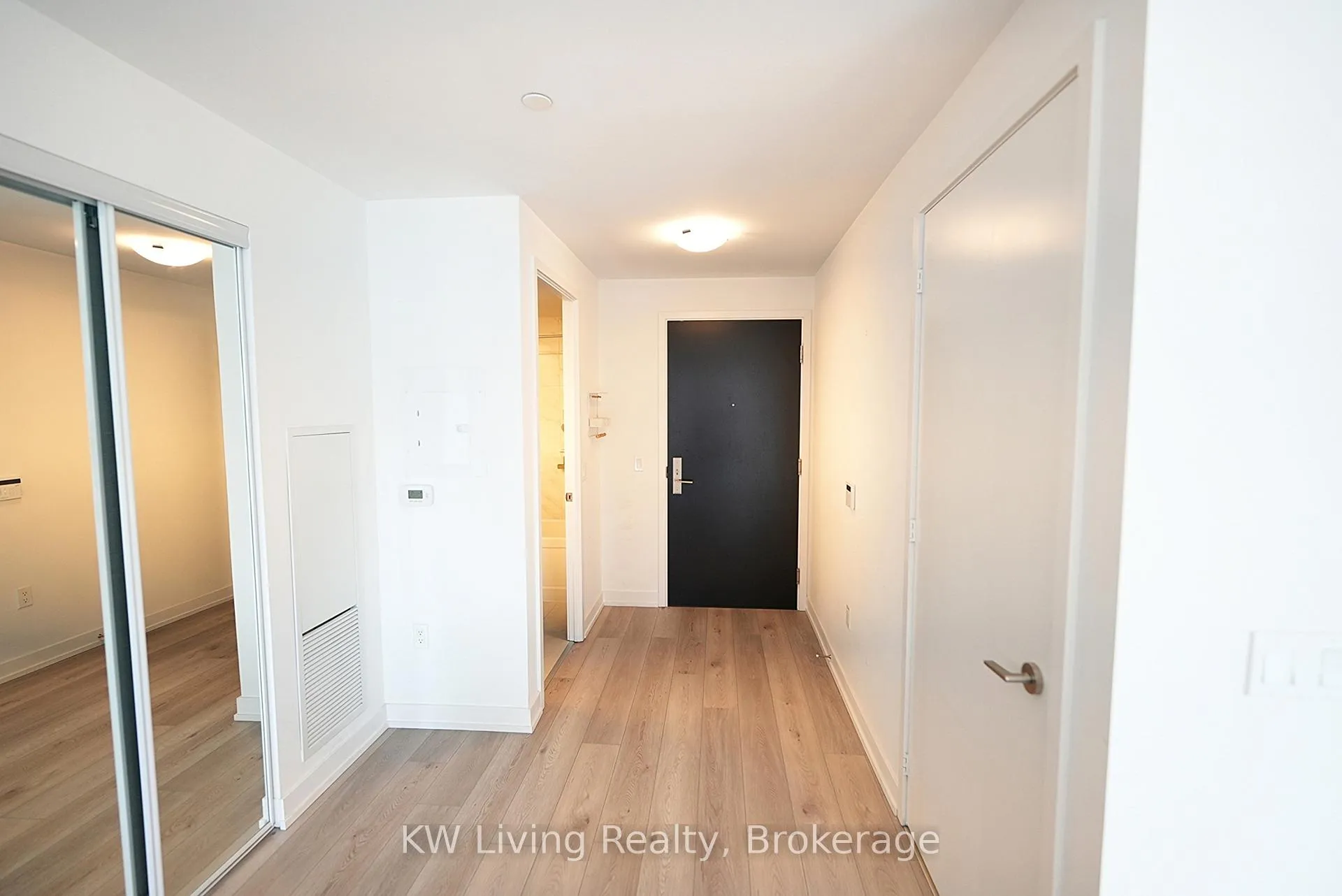 Photo 8 of Unit 1213, 158 Front Street E, Toronto, Moss Park — HOMEH