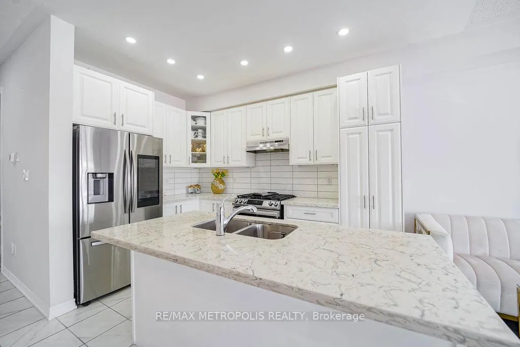 Photo 7 of 22 Haskins Crescent, Georgina, Keswick South — HOMEH