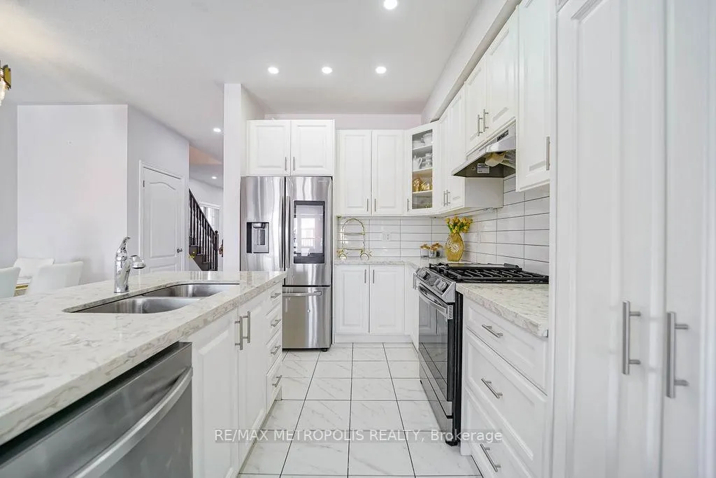Photo 9 of 22 Haskins Crescent, Georgina, Keswick South — HOMEH