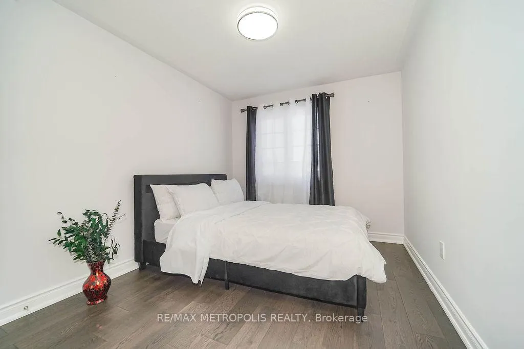 Photo 18 of 22 Haskins Crescent, Georgina, Keswick South — HOMEH