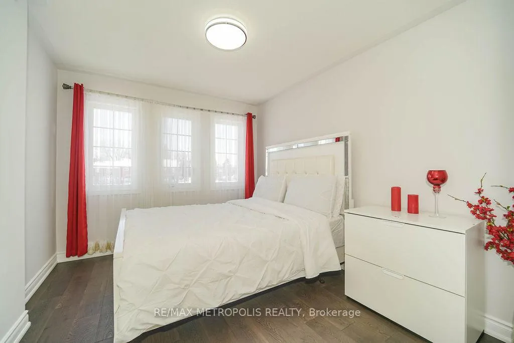 Photo 19 of 22 Haskins Crescent, Georgina, Keswick South — HOMEH