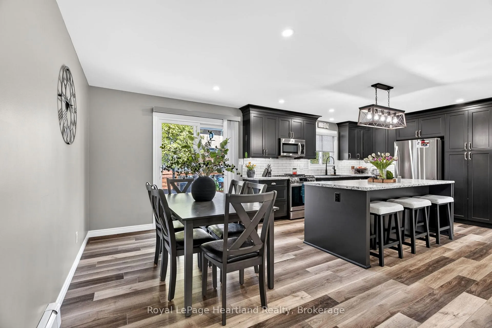 Photo 12 of 167 Quebec Street, West Perth, Mitchell — HOMEH